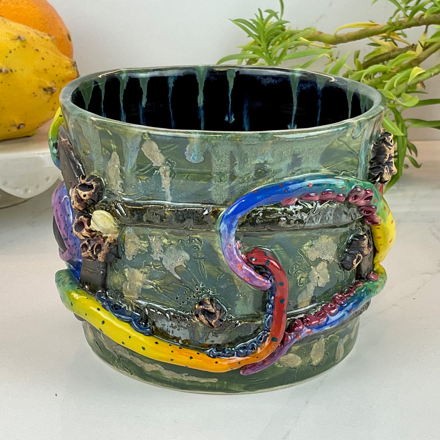 Rainbow Kraken Pot