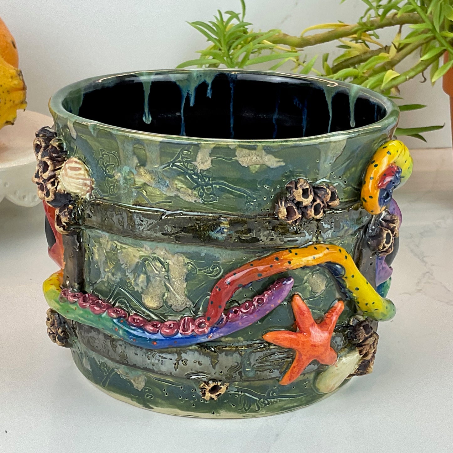Rainbow Kraken Pot