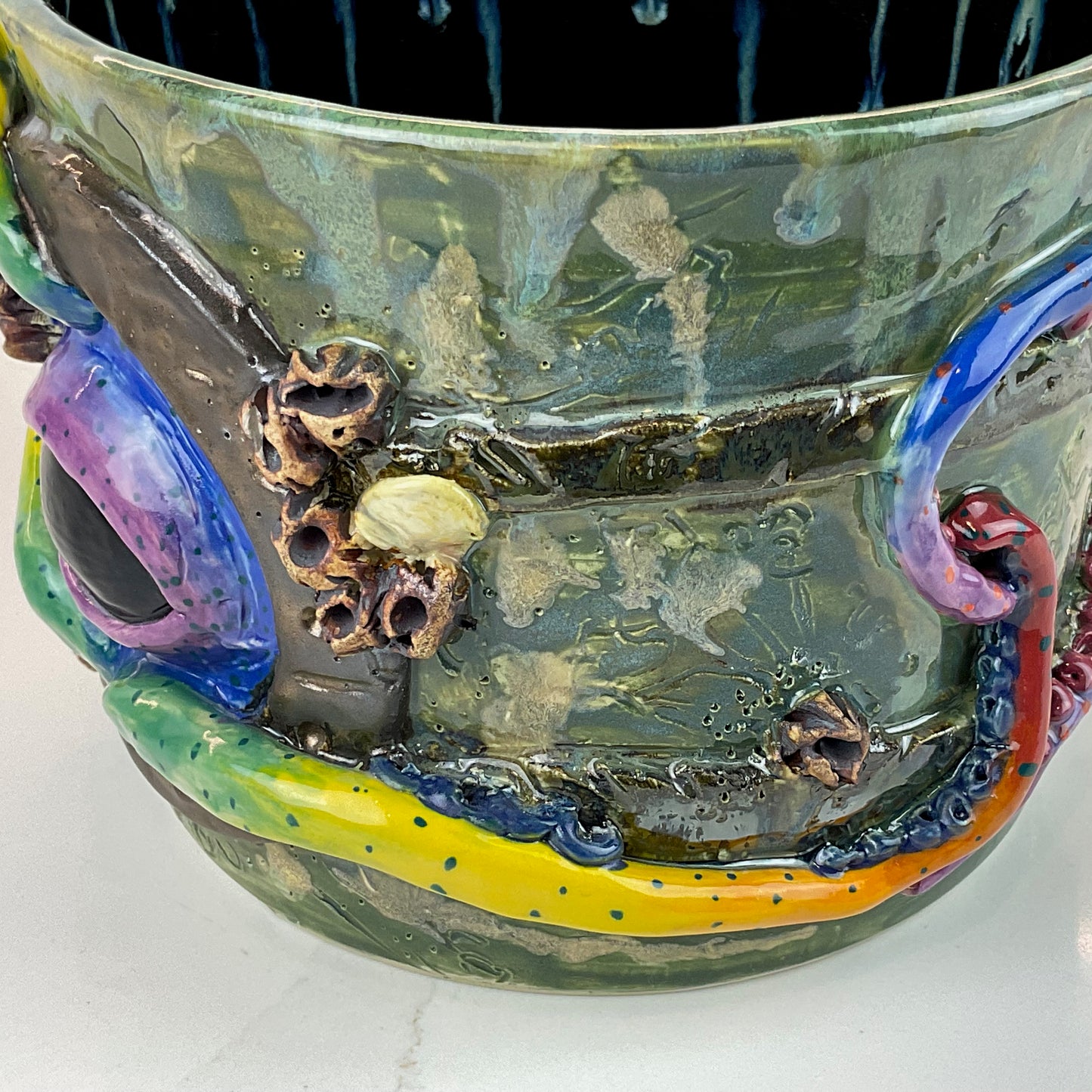 Rainbow Kraken Pot